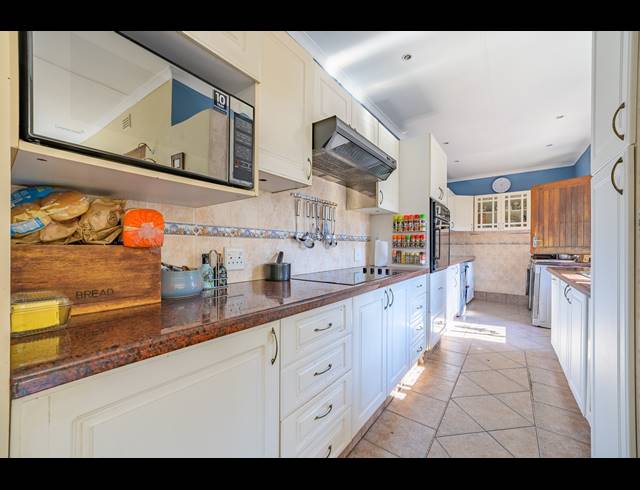 4 BEDROOM FREEHOLD FOR SALE IN WESTVILLE